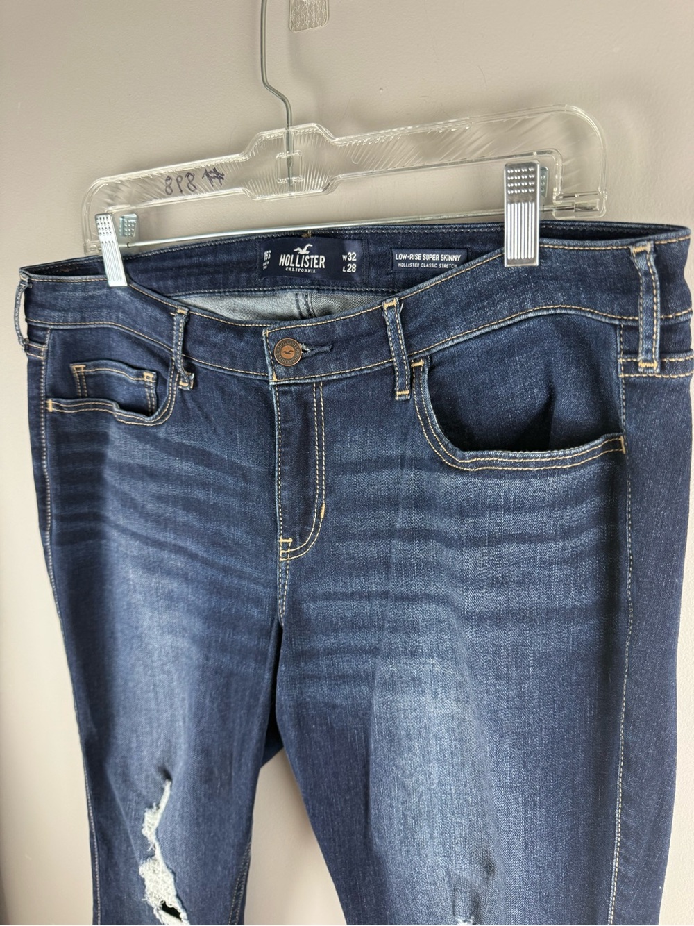 Hollister Low Rise Super Skinny Classic Stretch Dark Wash Distressed Jeans SZ32